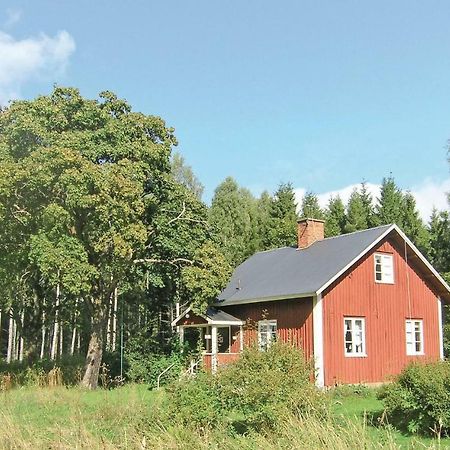 2 Bedroom Stunning Home In Molkom Sutterhojden Extérieur photo