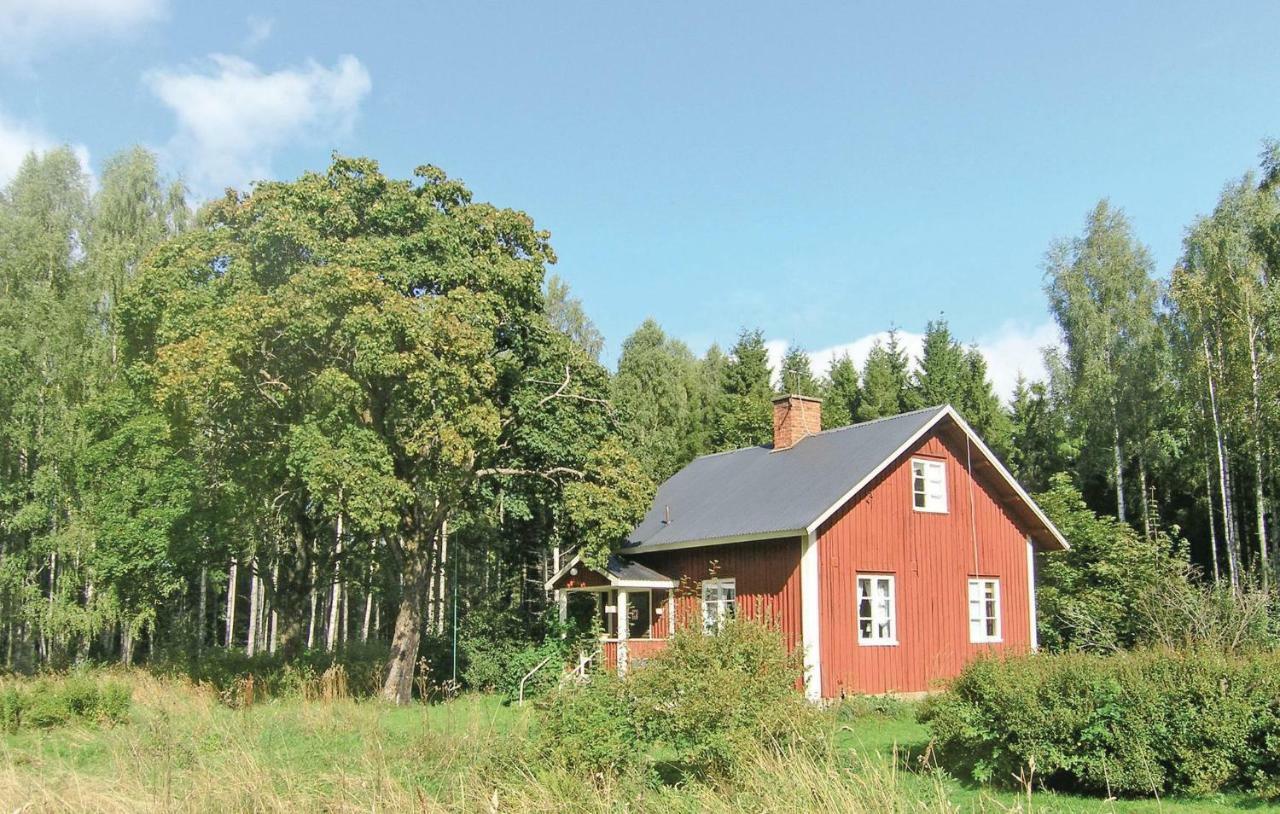 2 Bedroom Stunning Home In Molkom Sutterhojden Extérieur photo
